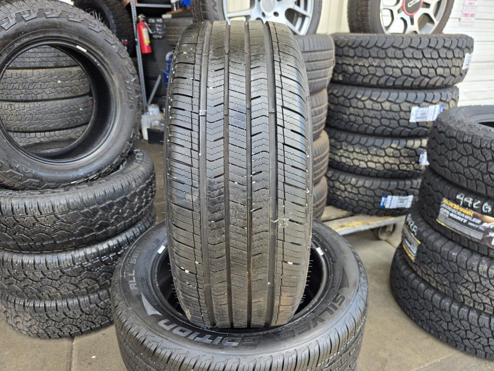 SET 215/55R17ARIZONIAN SILVER EDITION ALL SEASON