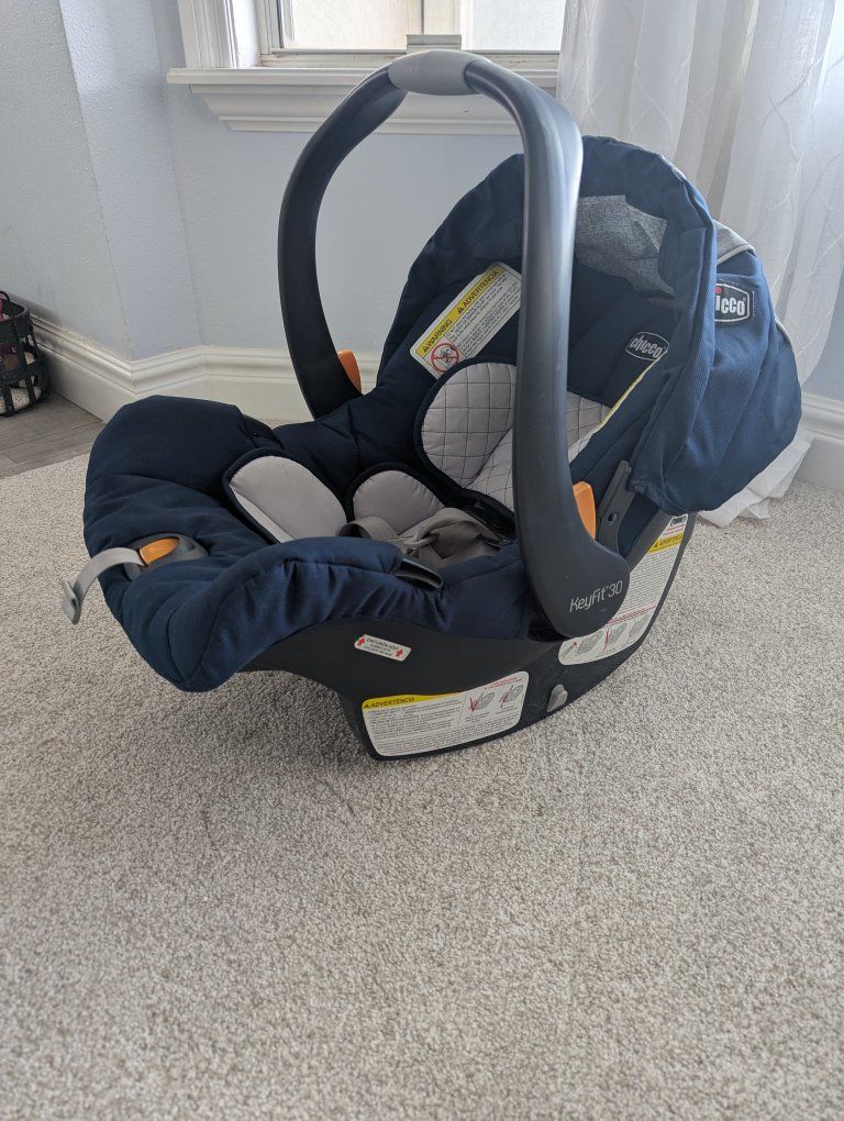 Chico KeyFit30 infant car seat with base