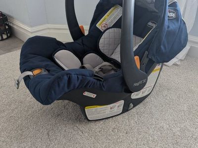 Chico KeyFit30 infant car seat with base