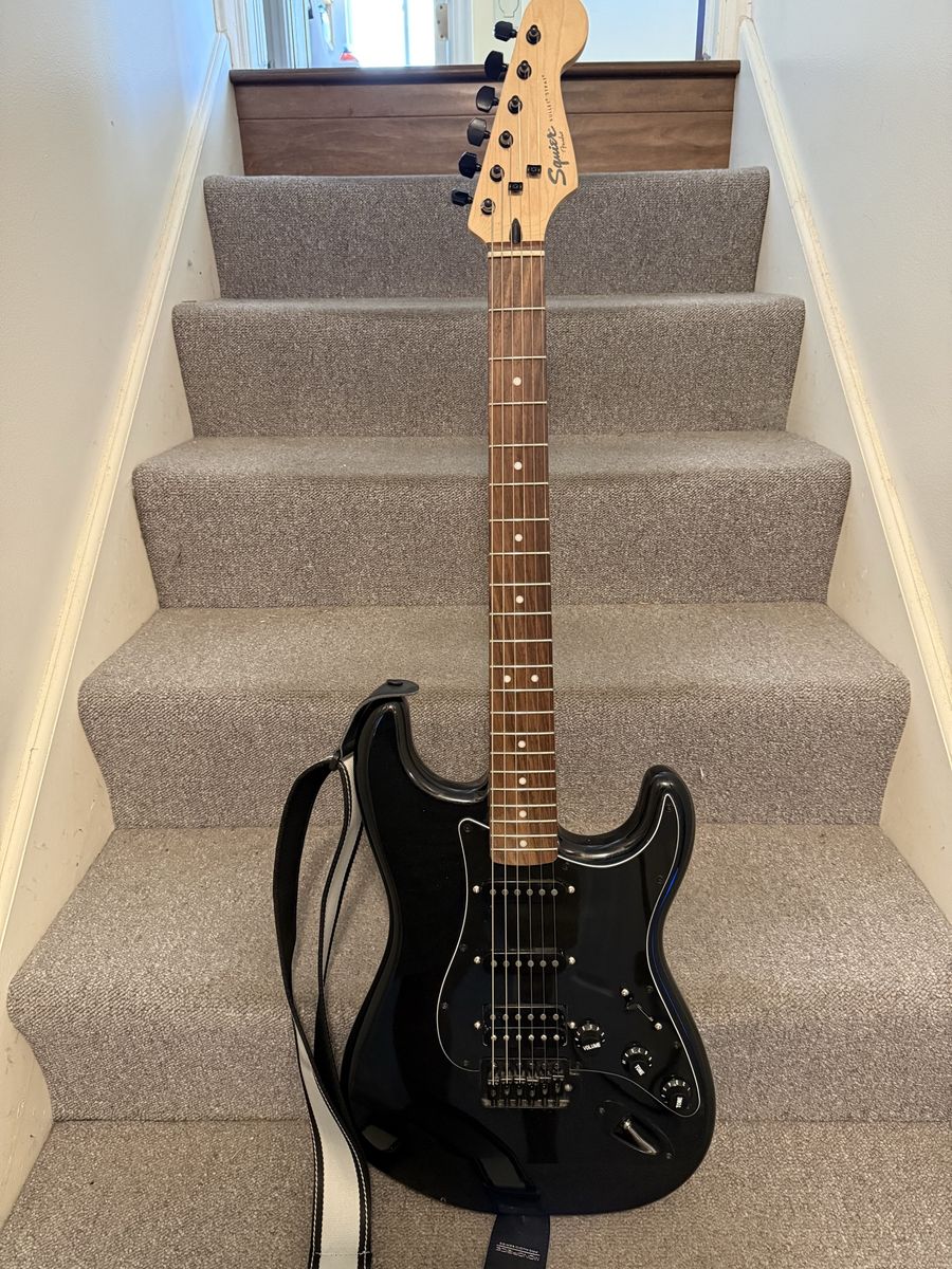 Squire Bullet Strat  Alnico Pickups