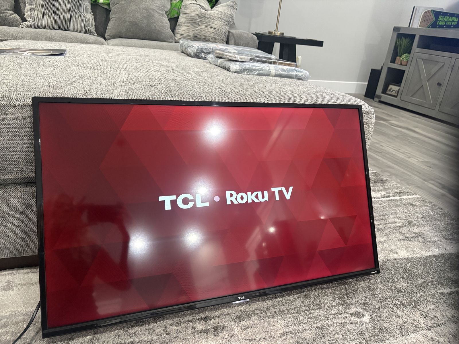 Roku 40” Tv / Wall Bracket
