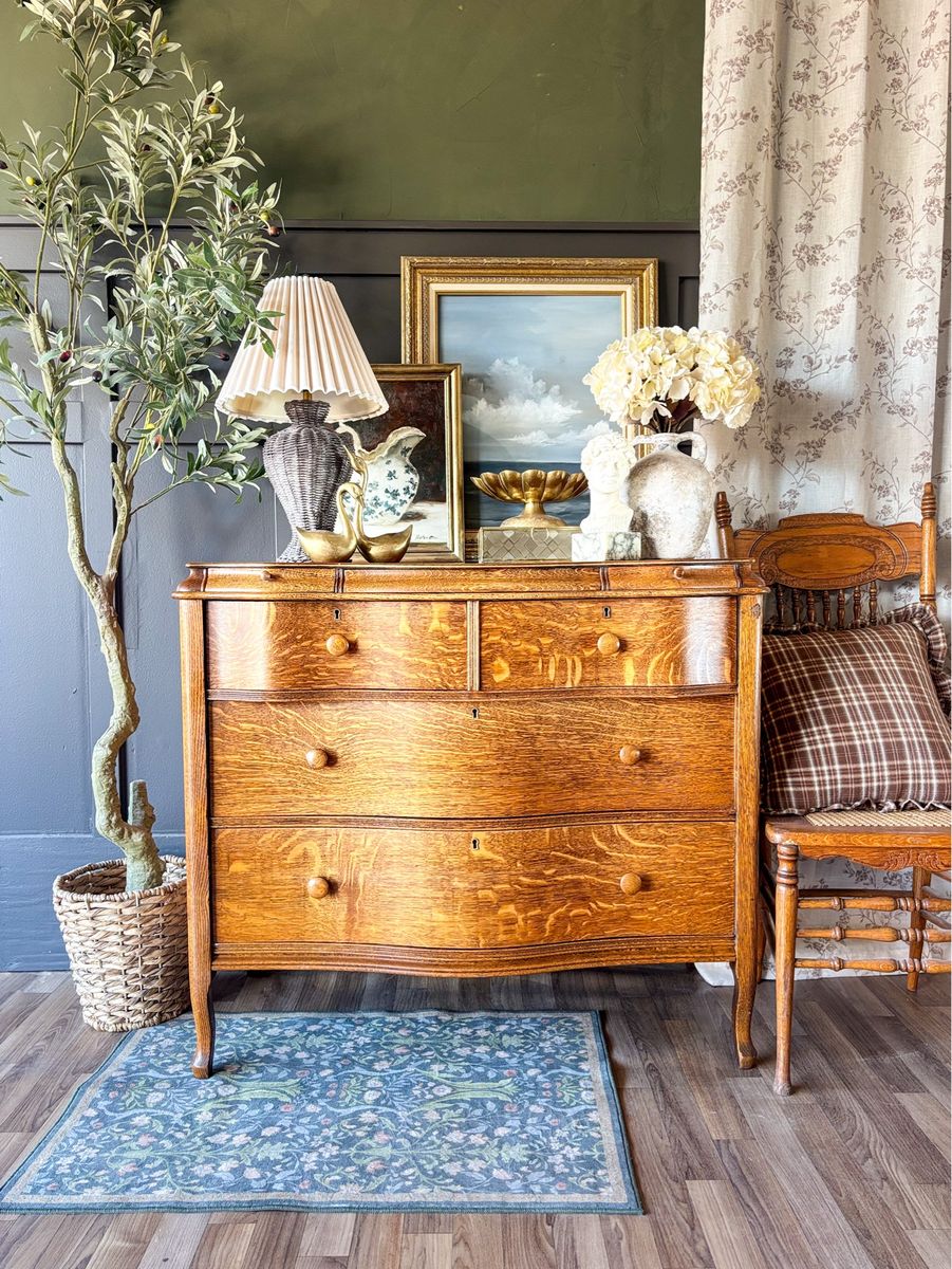 *FREE DELIVERY* Rare Antique Tiger Oak Serpentine Dresser/Chest of Drawer with Hidden Drawer