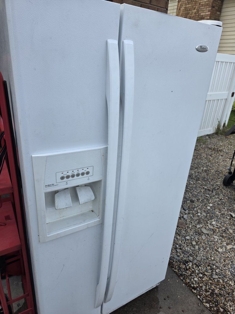 Whirlpool White Side-by-Side Refrigerator with Ice & Water Dispenser