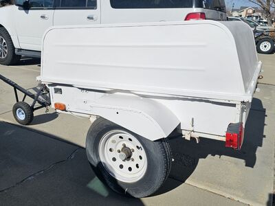 Fully ENCLOSED Utility / Travel / Camping Trailer with lockable, REMOVABLE TOP and tailgate.