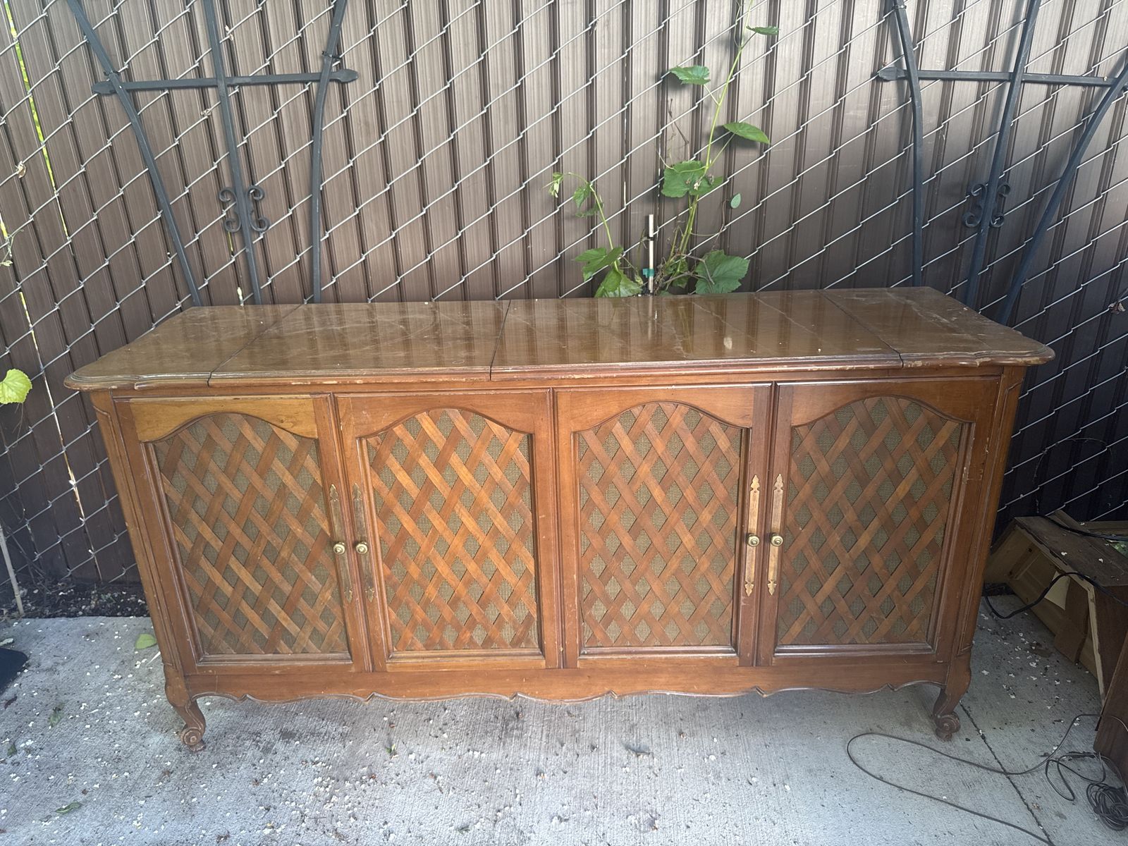 Vintage Mid-Century Modern Console Stereo & Turntable Record Player - Wood Cabinet