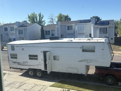 2002 Skyline Layton 33’