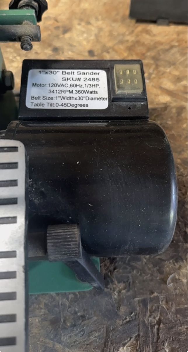 Central Machinery 1"x30" Belt Sander - SKU# 2485, 1/3HP, 3412RPM, 360 Watts, 0-45° Table Tilt