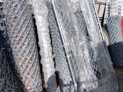 2 6 ft gates and fence