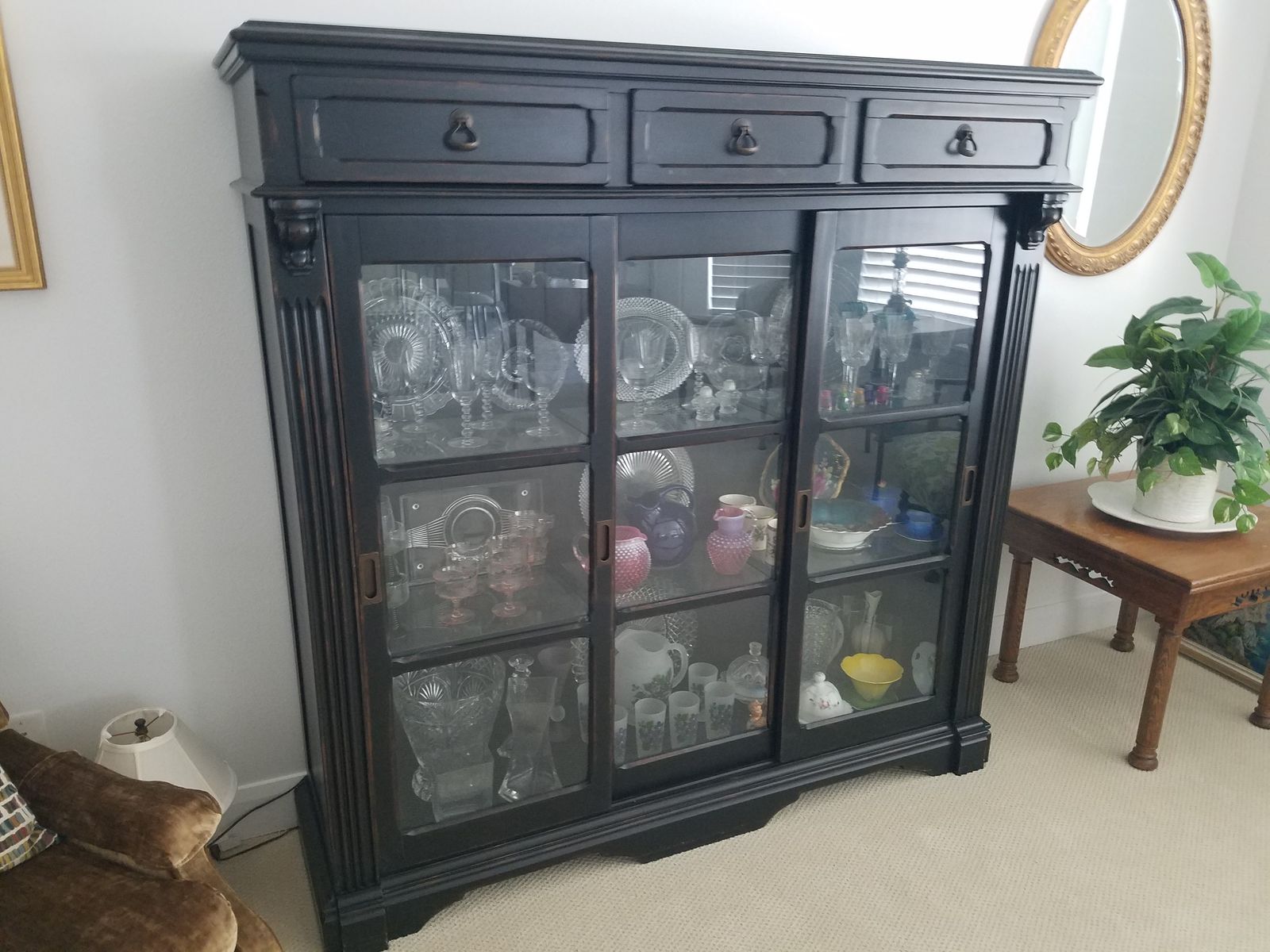 Curio/Glassware Hutch, Lighted