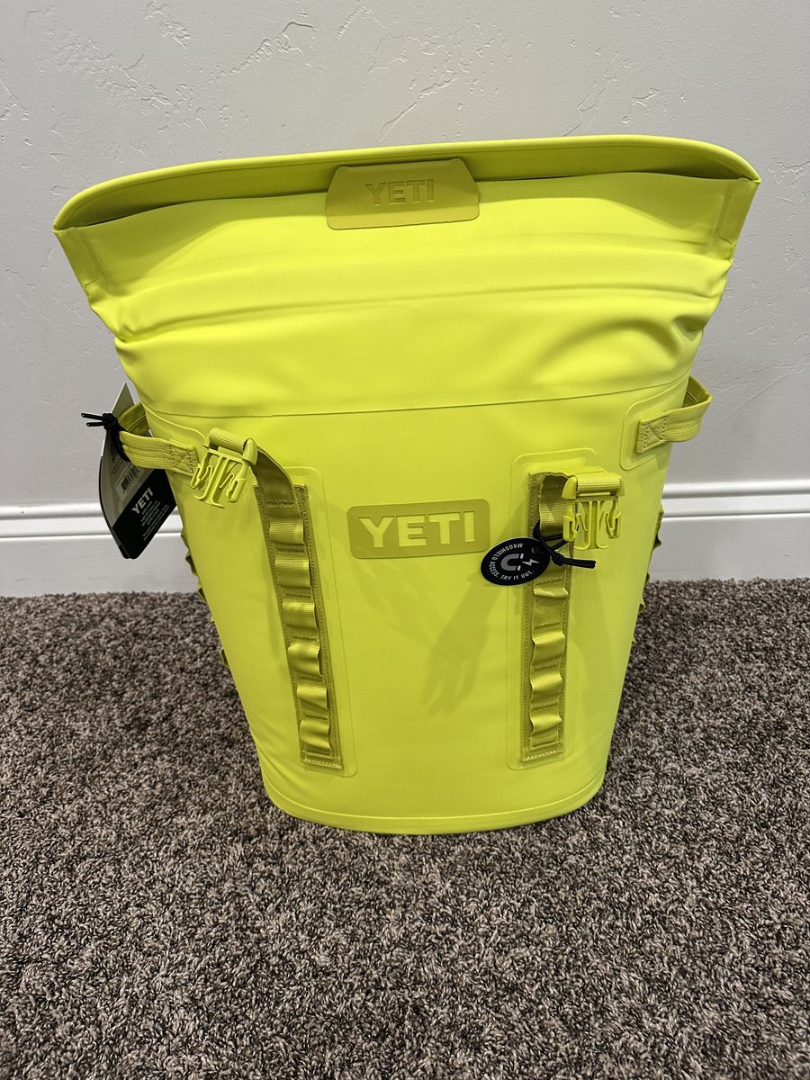 New Yeti Hopper Firefly M20 Cooler Backpack