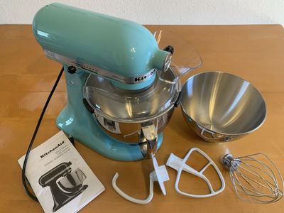 Brand New KitchenAid 5 Qt Artisan Stand Mixer