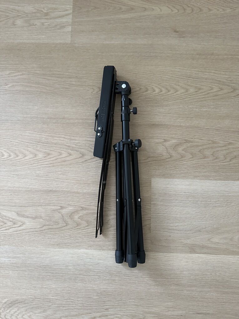 Light Weight / Sturdy Foldable Mudic Stand