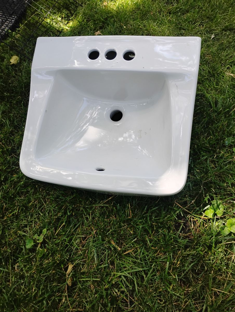 Glacier Bay Wall Mounted Sink