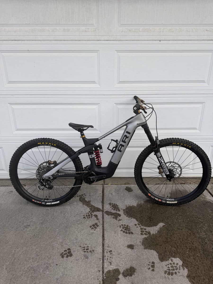 Ari Timp Peak 2.0 (Large) — Fully Loaded E-MTB