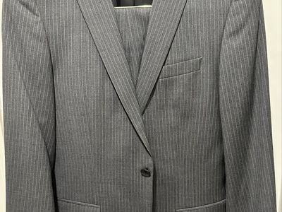 HUGO by Hugo Boss Men’s Charcoal Pinstripe 2-Piece Suit 38R – Pants 32x30