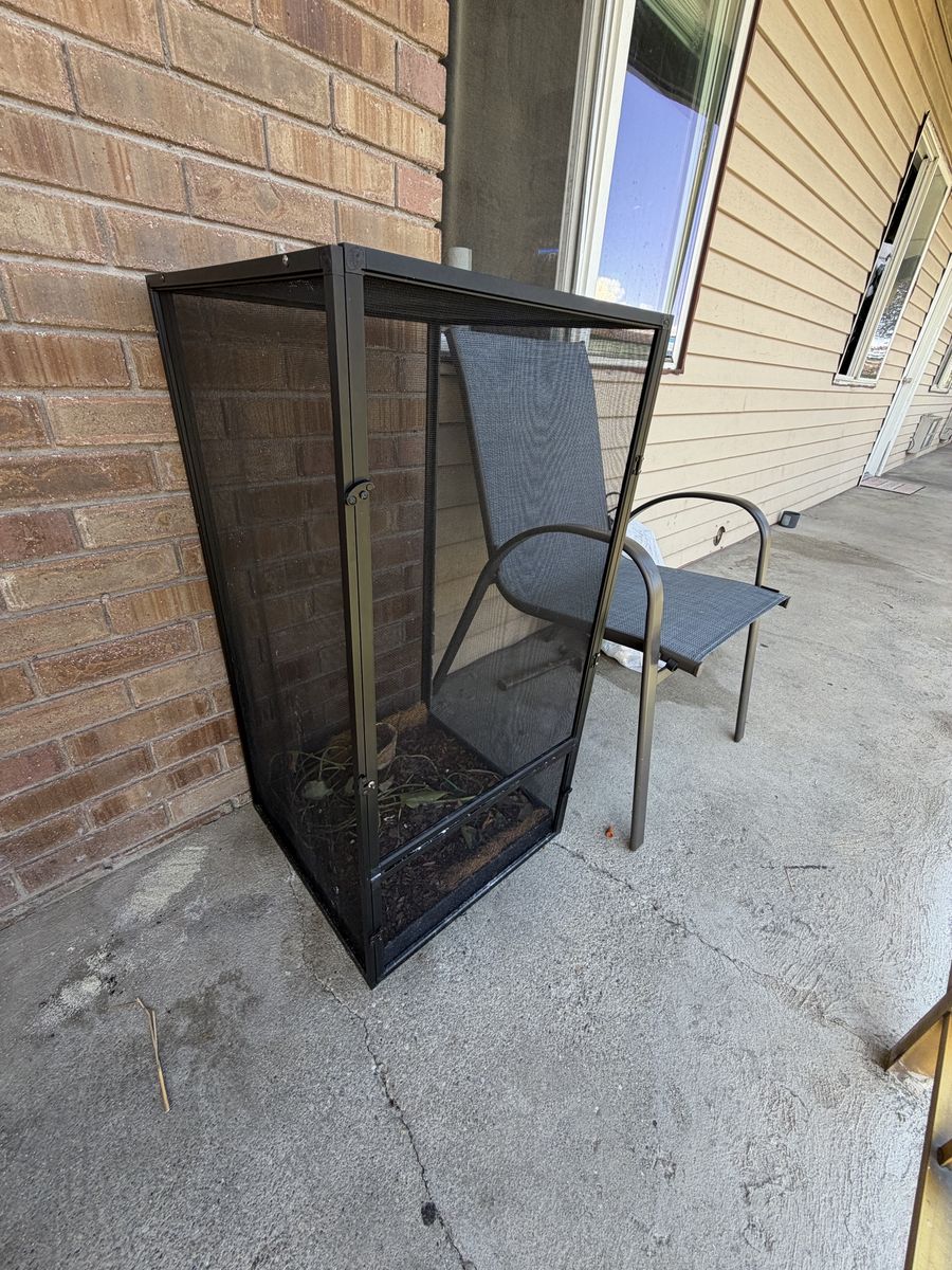Black Mesh Reptile Terrarium Enclosure Cage 36  Inches Tall  18 Inches W