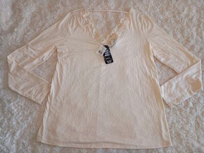 New Daytrip size large women's shirt