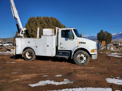 Heavy Duty Mechanic Service Truck MIT Utility Bed CAT Diesel Engine Crane Hydraulic Air Compressor Storage PTO-Driven Hydraulics