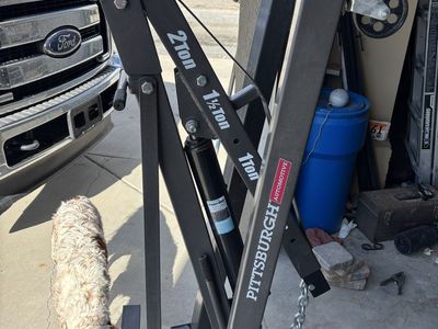 Engine hoist