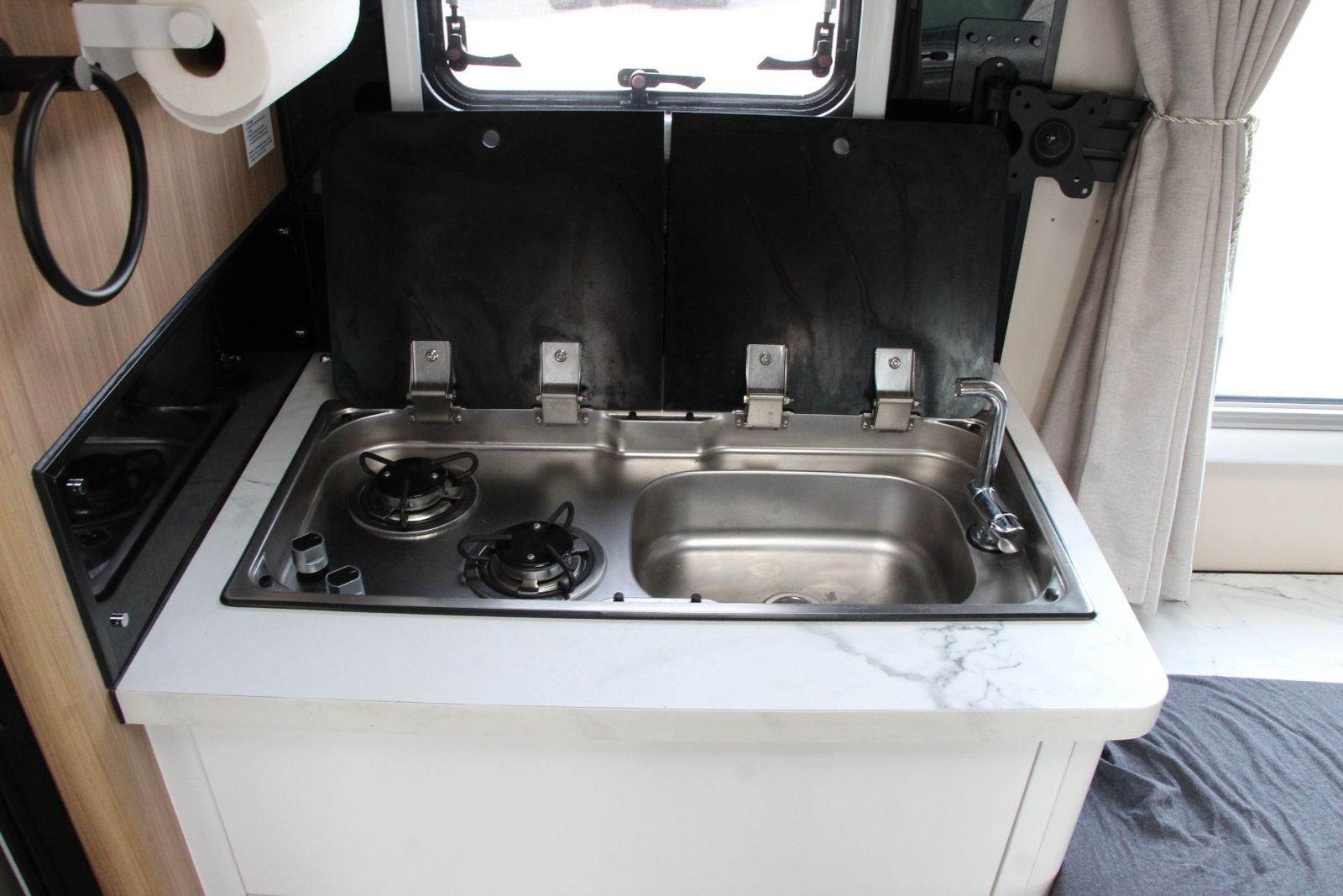 Main image 11