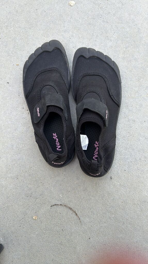 Womens Water Shoes Size 7/8