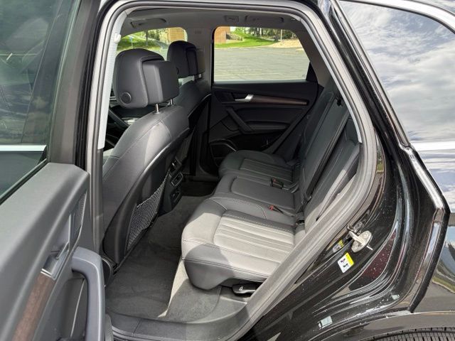 Main image 13