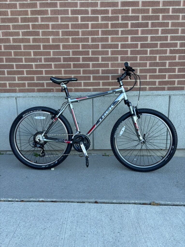 Trek 3500 Mountain Bike - Size Large