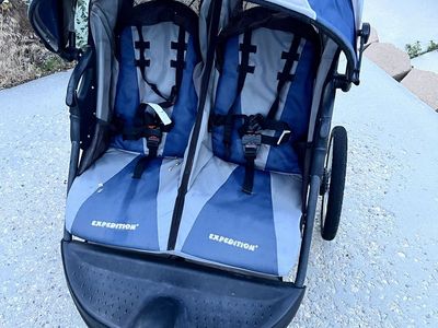 Expedition double stroller with storage