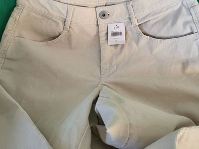 **3 PAIR NWT WOMEN'S SZ 6 CORDUROY PANTS**