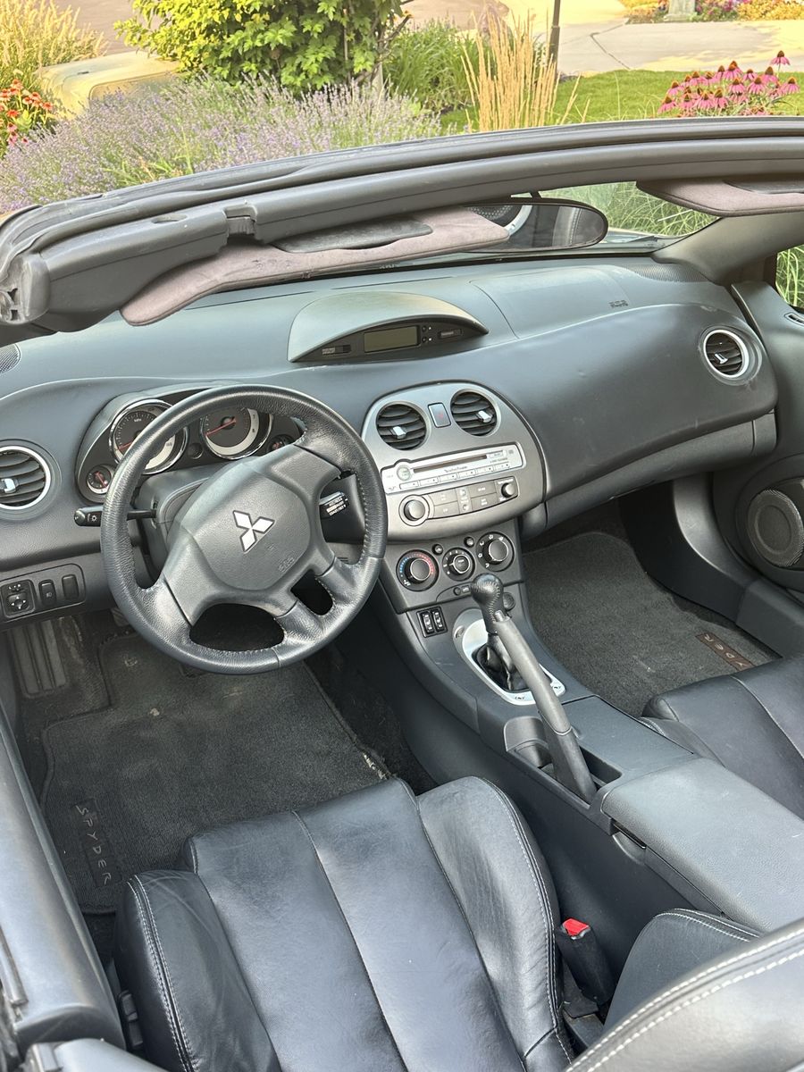 Main image 3