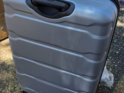 Samsonite Omni PC 28" Spinner Hardside Luggage - Silver, Lightweight