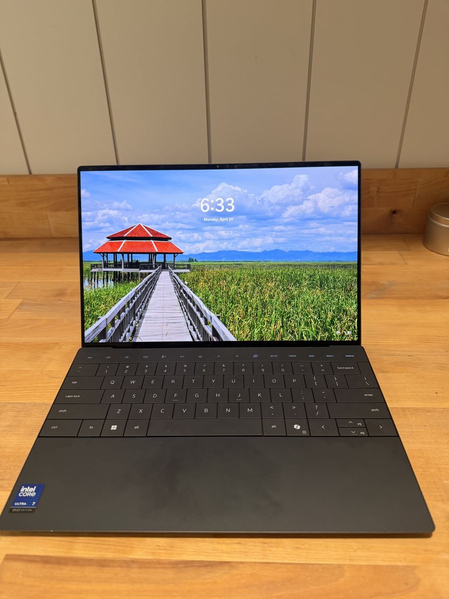Dell XPS 13” touch screen 2025