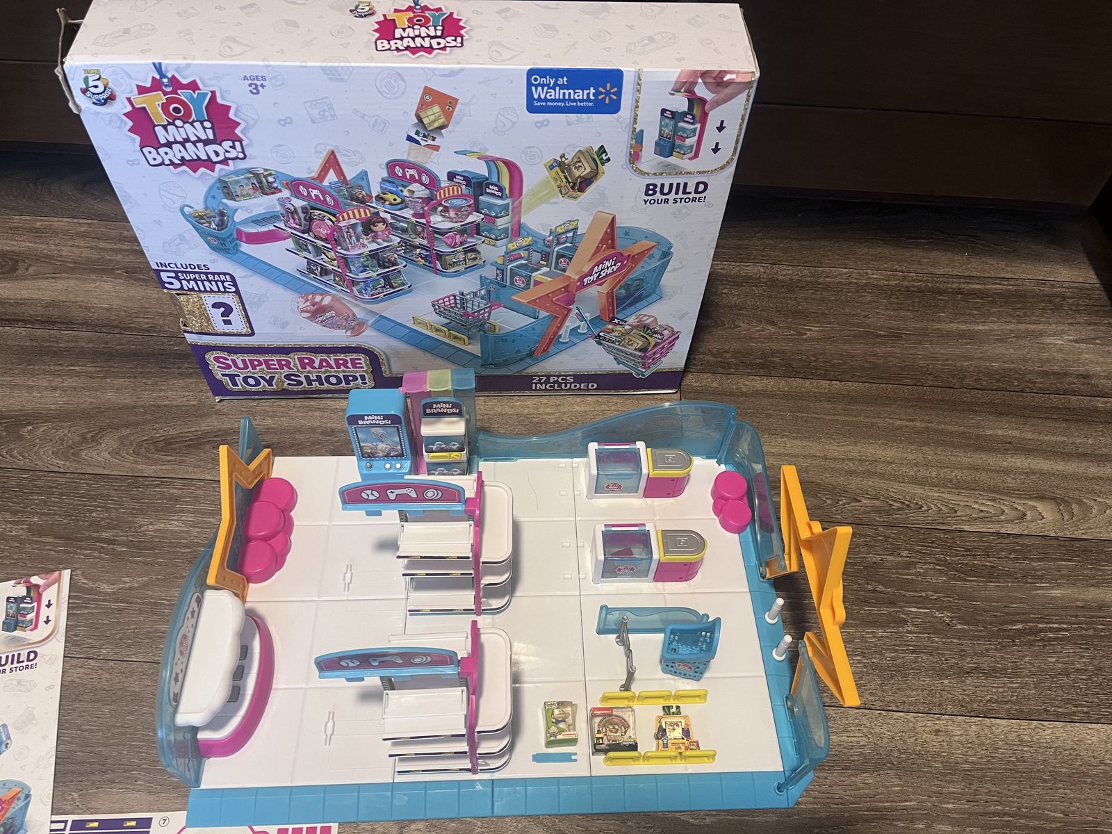 Toy Mini Brands "Super Rare Toy Shop"
