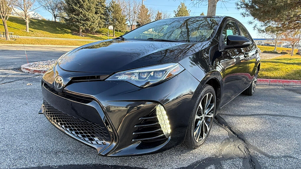 2019 TOYOTA COROLLA SE