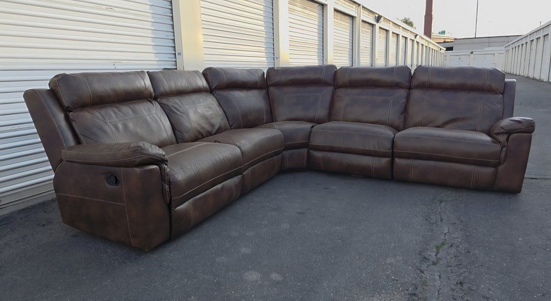 [FREE DELIVERY] Beautiful Leather Sectional