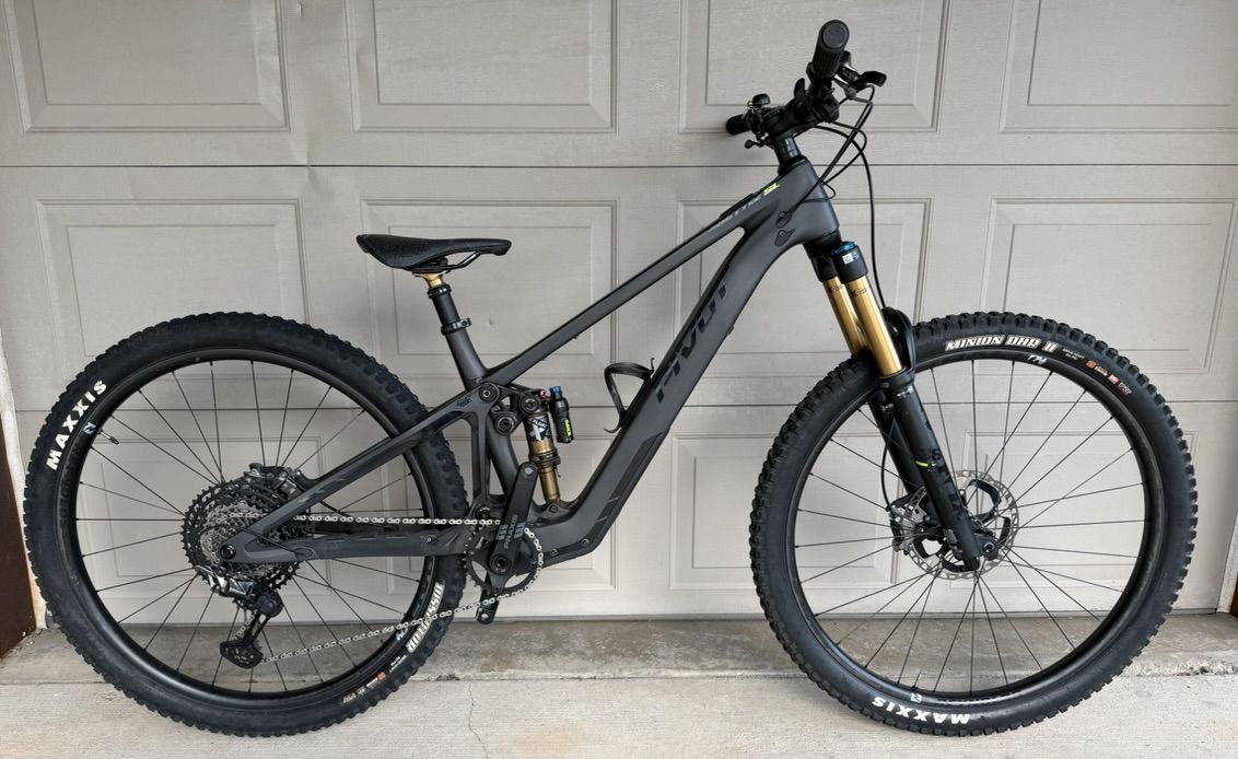 2024 Pivot Shuttle SL Team XTR , sell $6500, MEDIUM E-bike, 39 lbs., $11,500 MSRP,