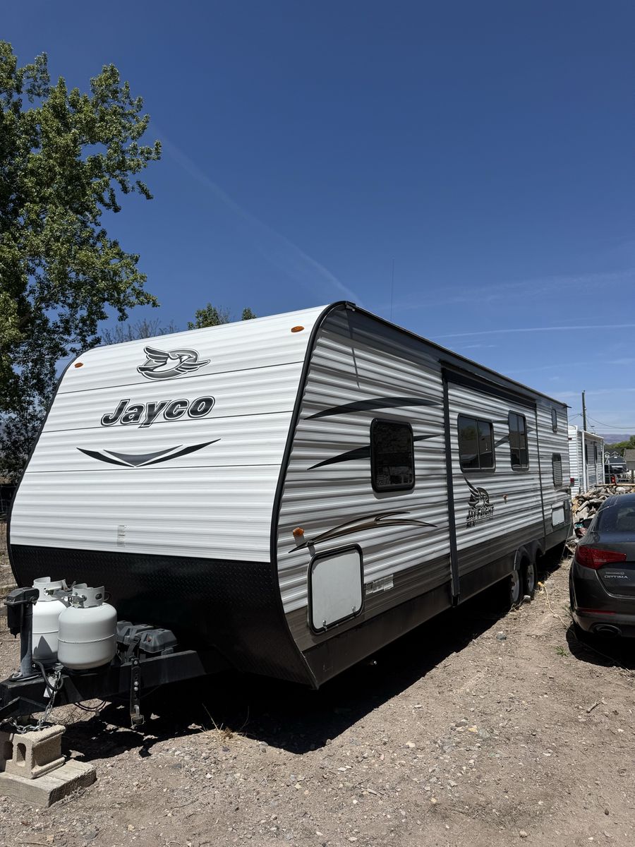 Jayco 33' Bumper Pull Travel Trailer - 2017 Model, 1 Slide-Out, Sleeps 10, A/C & Awning