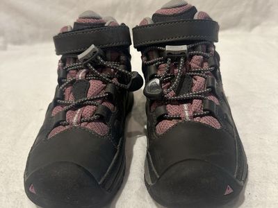 Keen toddler size 10, like new gray WP hiking boots