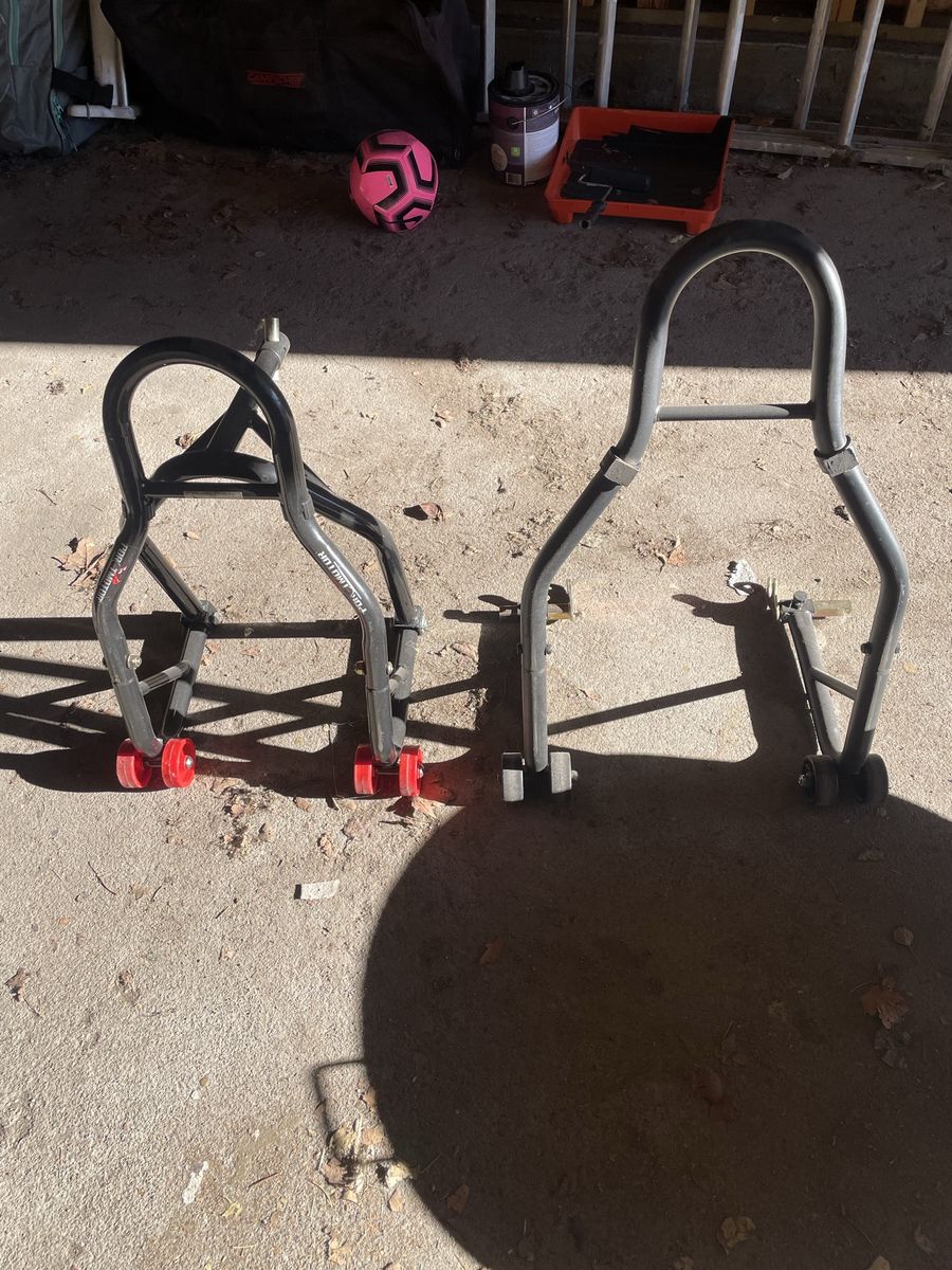 Front and rear paddock lift stands