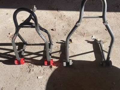 Front and rear paddock lift stands