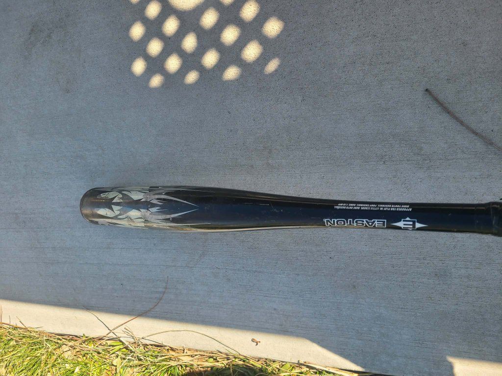 Easton official baseball bat 31in, 18.5oz