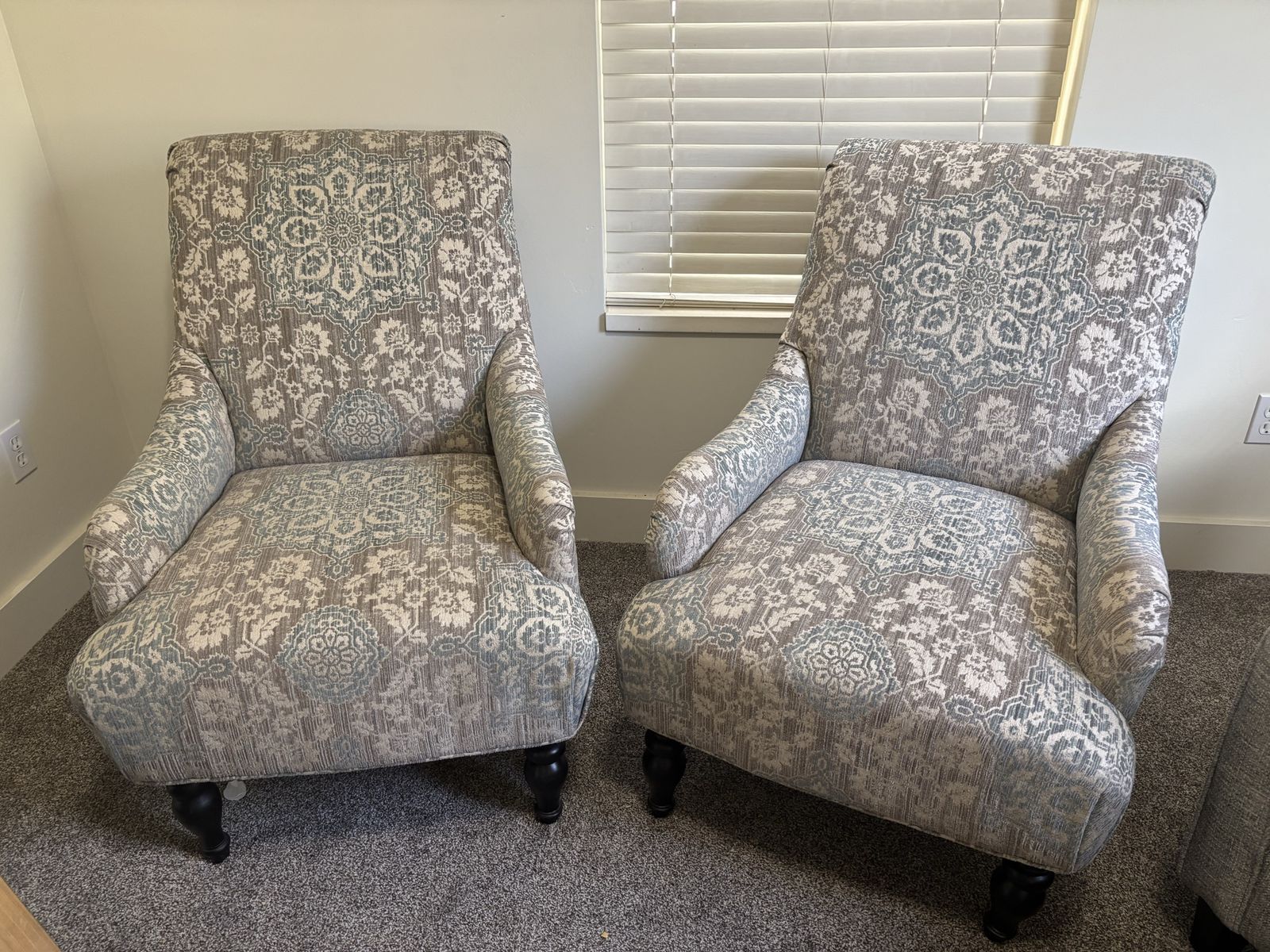accent chairs