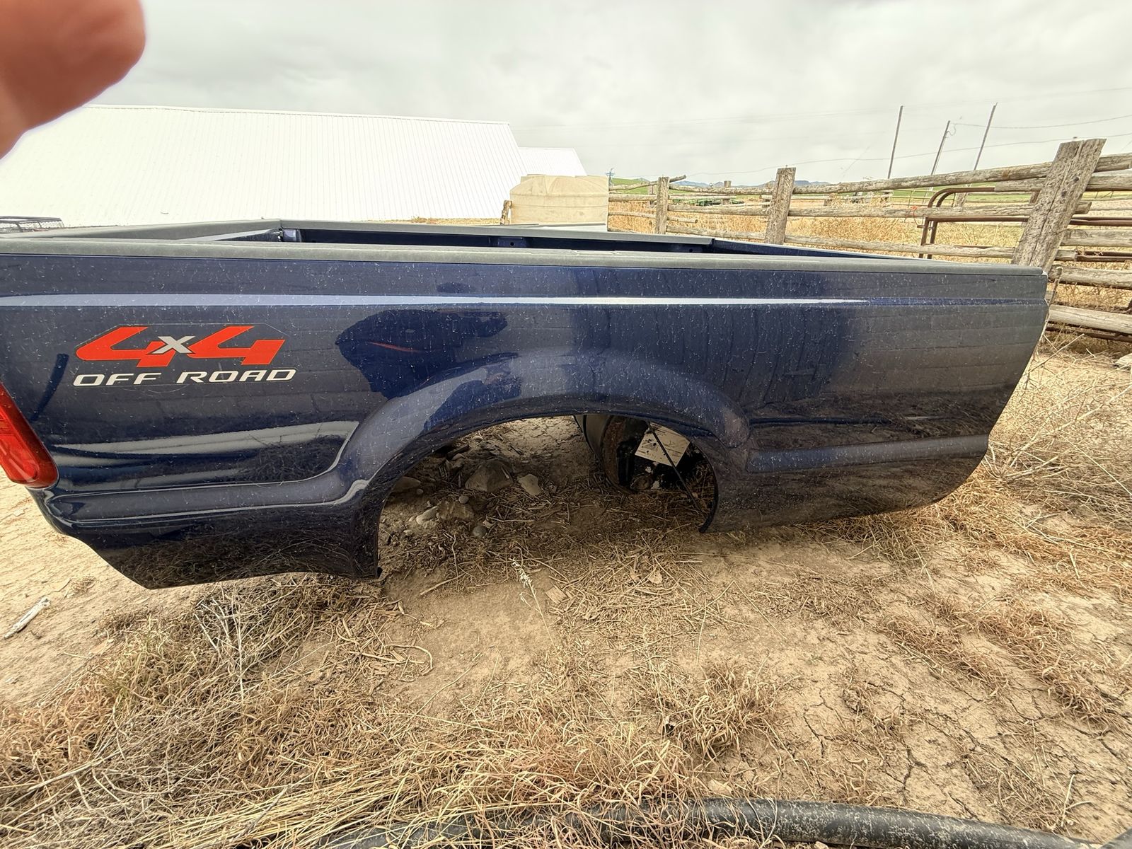 2008 8ft Ford F350 bed with bumper