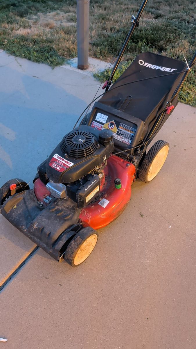 Troy Built TB240 Lawnmower