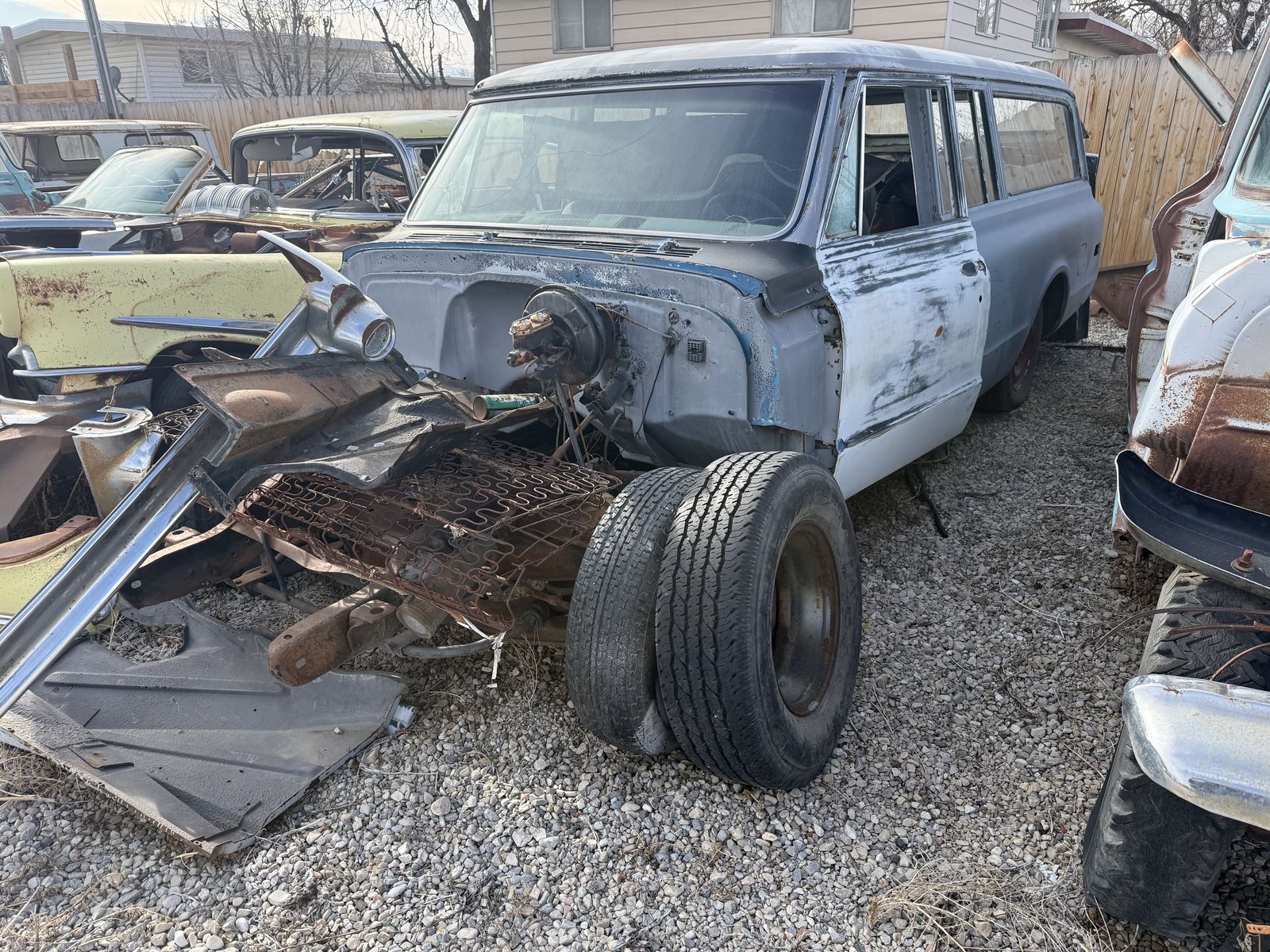 1968 gmc suburban 3 door $7,500