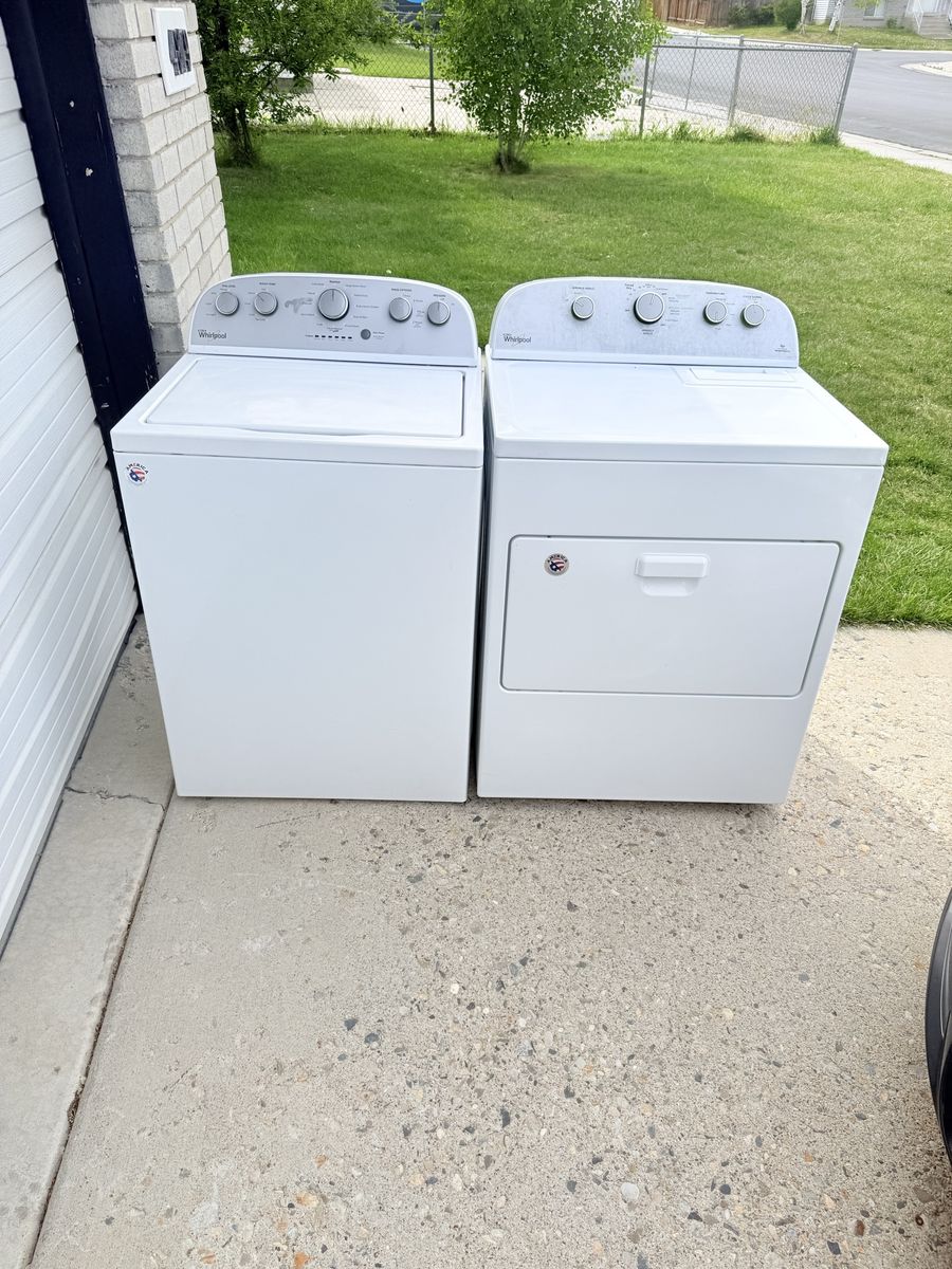 Whirlpool washer and electric dryer set