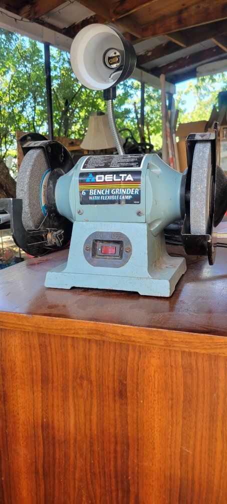 Delta 6" Bench Grinder with Flexible Lamp - Used, Good Condition
