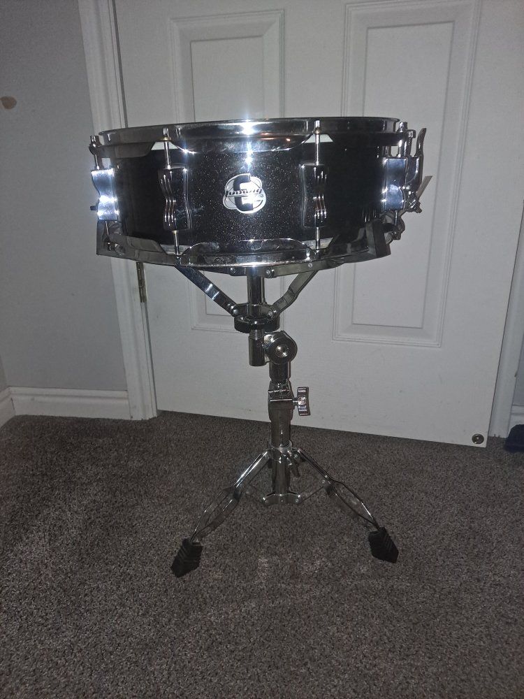 Ludwig Element Evolution Snare Drum and Stand