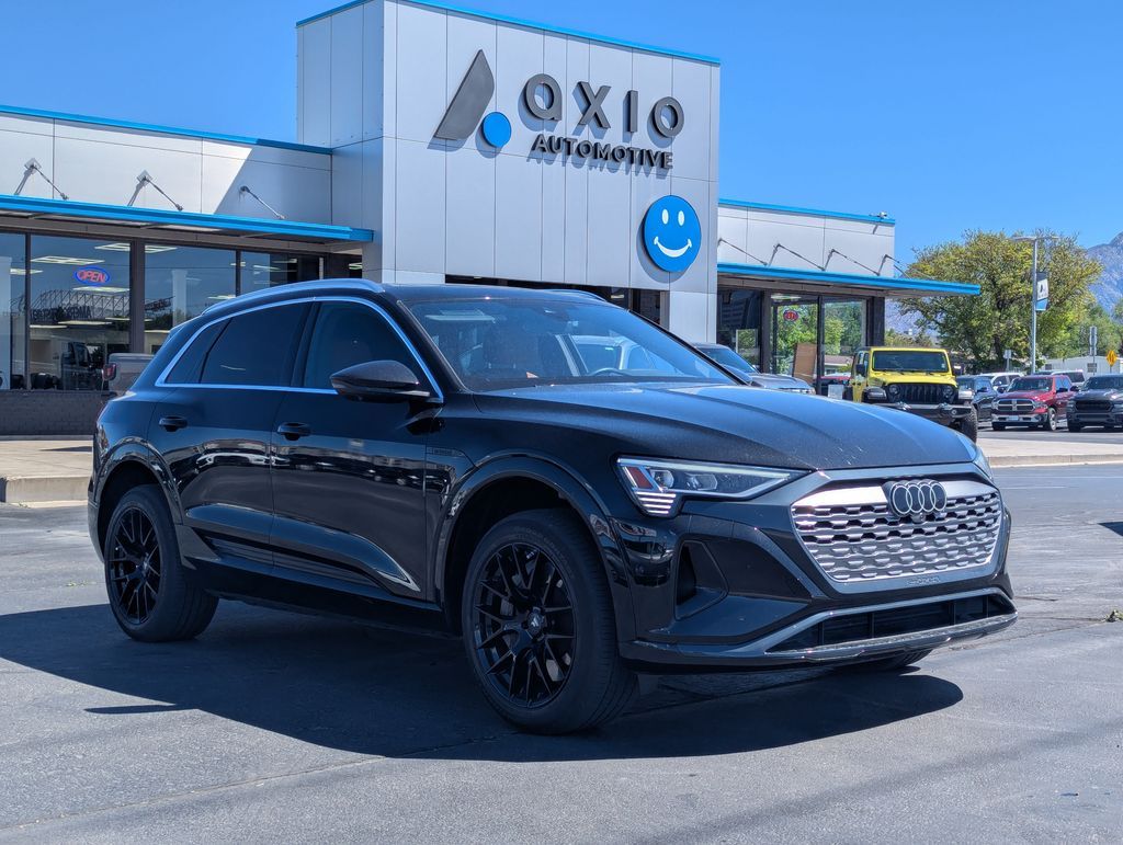 2024 Audi Q8 e-tron quattro Premium Plus