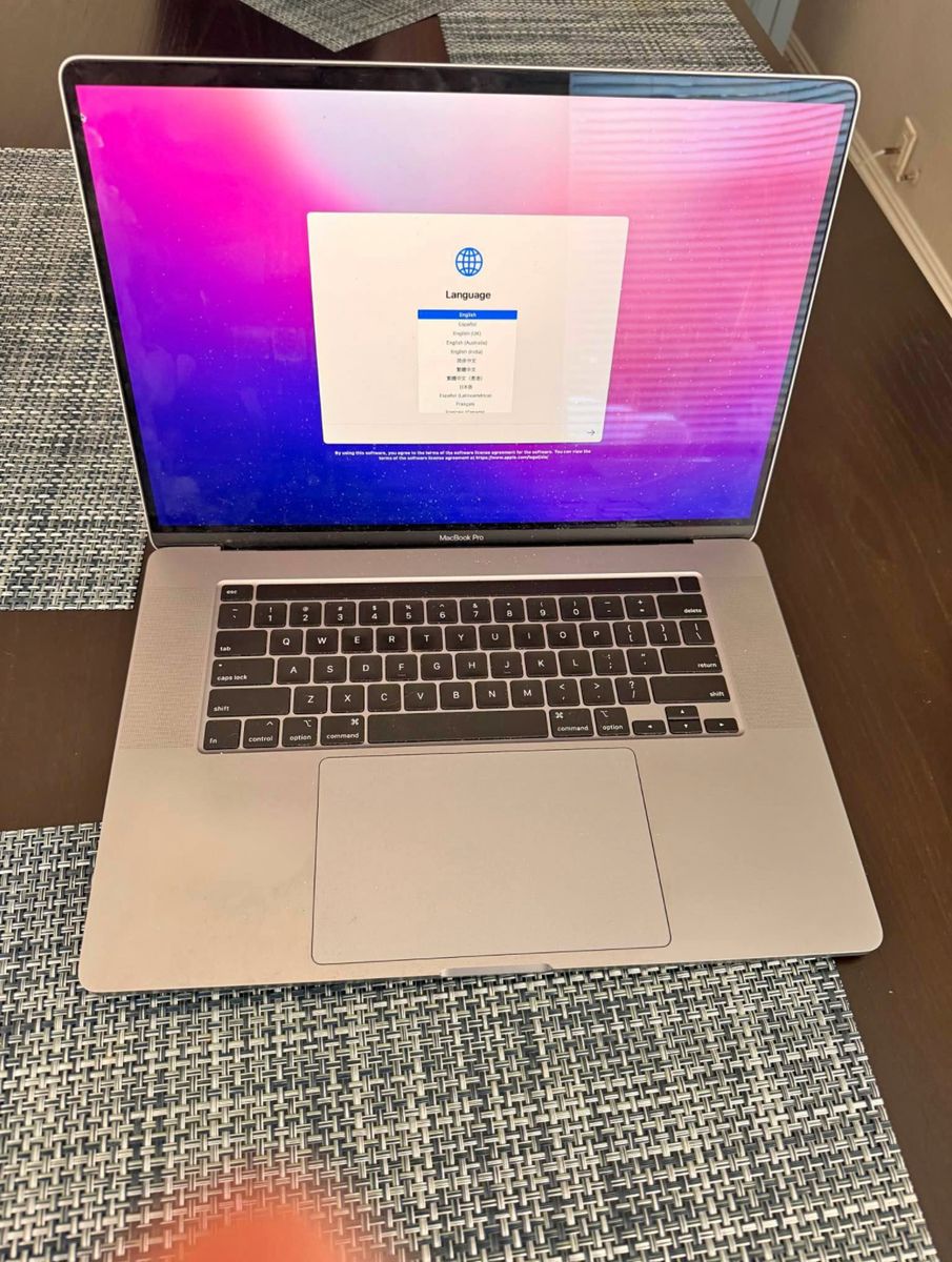 Apple MacBook Pro 16" (2019) Intel Core i7 2.6GHz 16GB RAM 512GB SSD - Silver